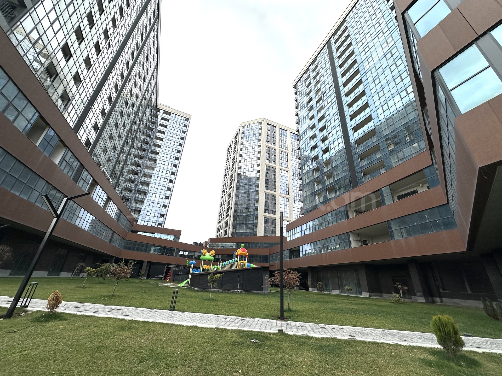 2 Սենյականոց Բնակարան Նորակառույցում, 95քմ, 5/18 հարկ, Զրոյական Վիճակում