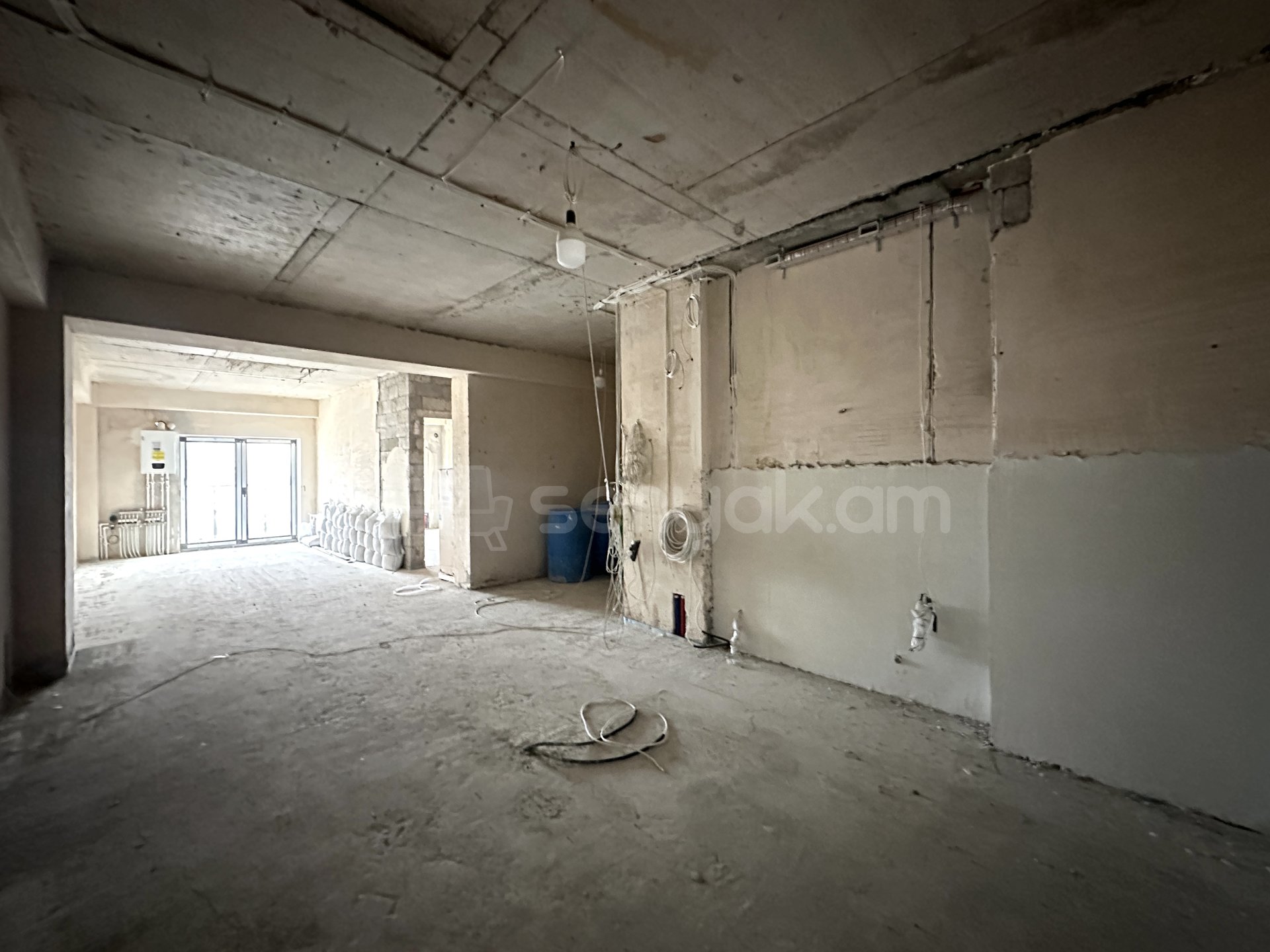 2 Սենյականոց Բնակարան Նորակառույցում, 95քմ, 5/18 հարկ, Զրոյական Վիճակում