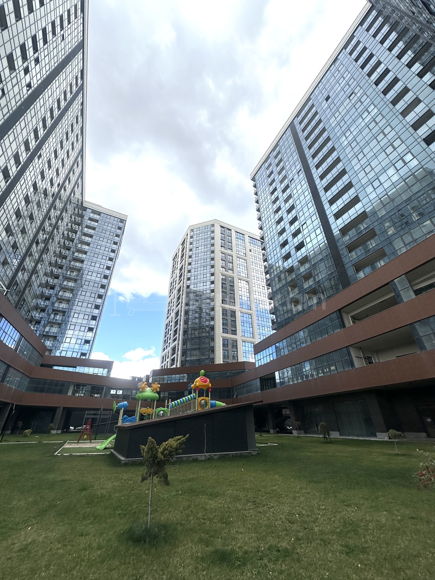 2 Սենյականոց Բնակարան Նորակառույցում, 84քմ, 15/18 հարկ, Զրոյական Վիճակում