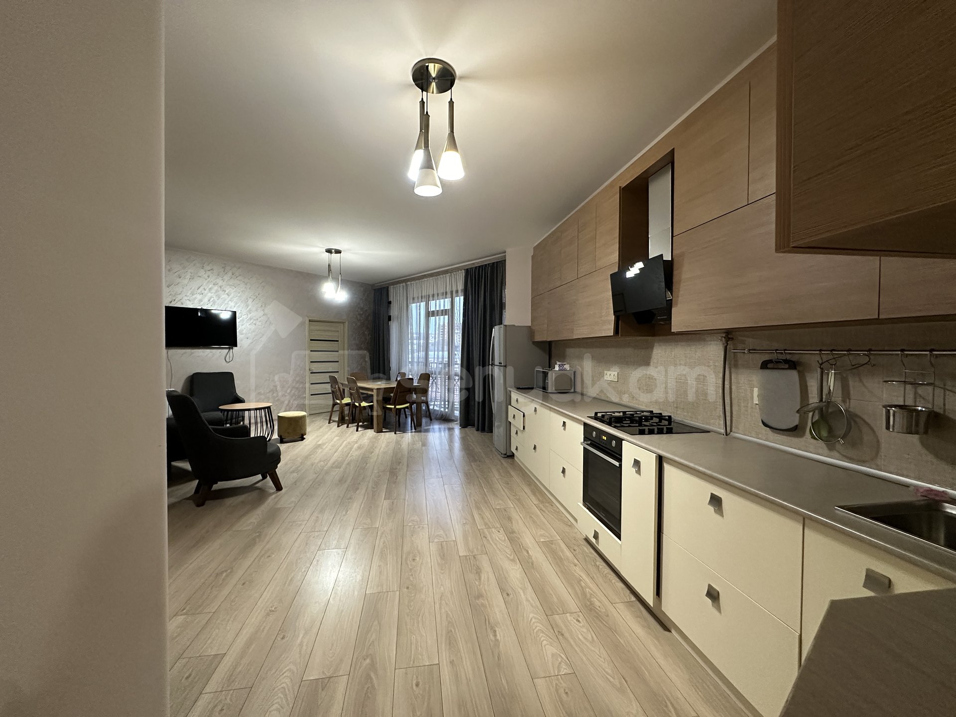 3 Սենյականոց Բնակարան Նորակառույցում, 111քմ, 9/19 հարկ, Կապիտալ Վերանորոգված, Կահավորված