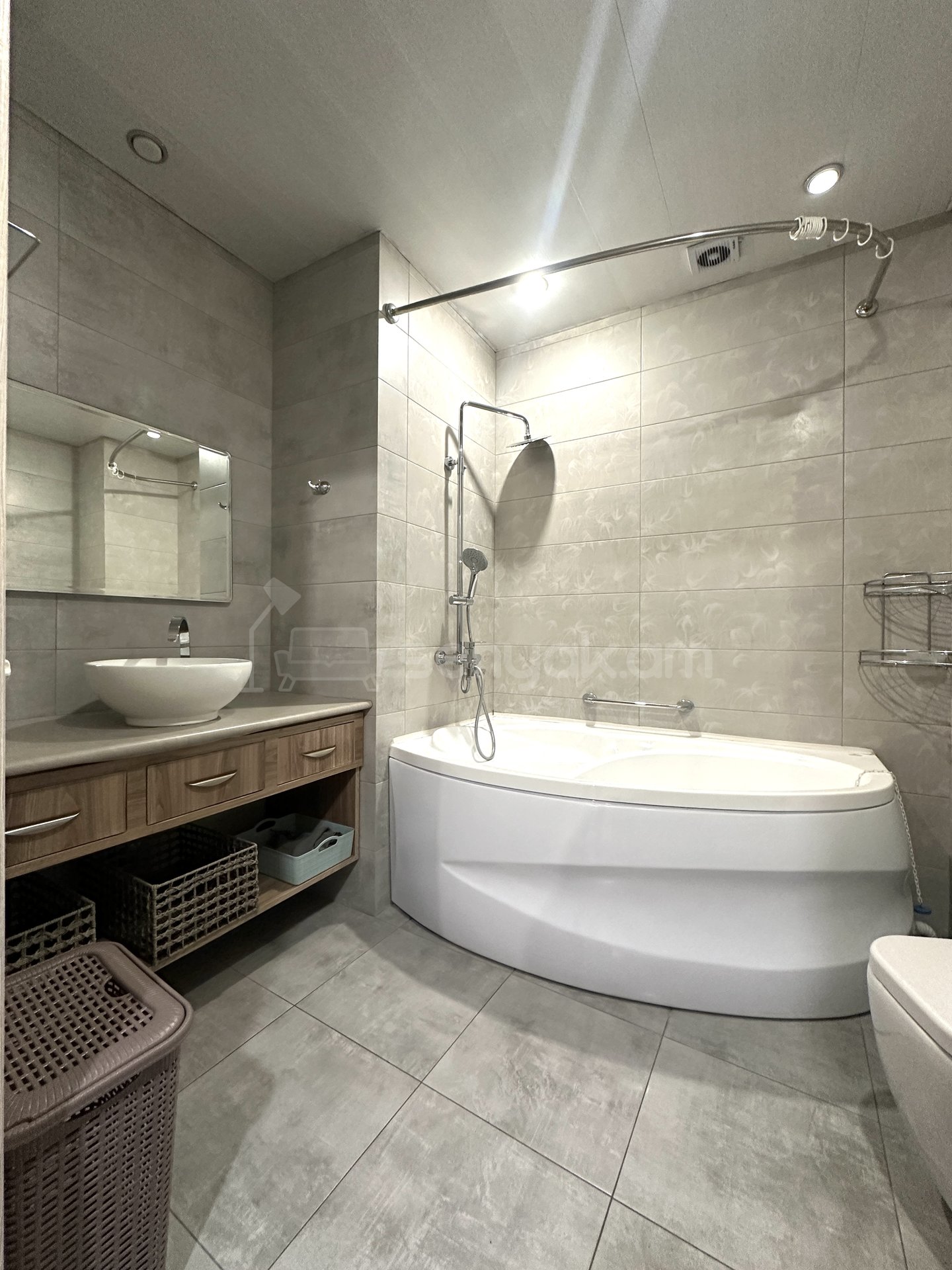 3 Սենյականոց Բնակարան Նորակառույցում, 111քմ, 9/19 հարկ, Կապիտալ Վերանորոգված, Կահավորված