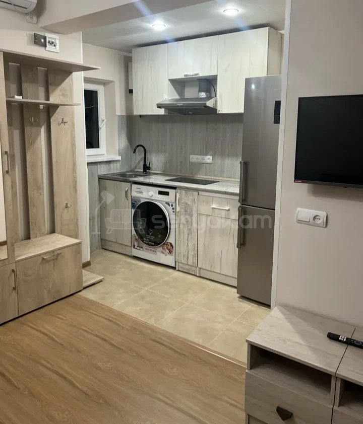 3 Սենյականոց Բնակարան Քարե Շենքում, 64քմ, 1/1 հարկ, Կապիտալ Վերանորոգված, Կահավորված