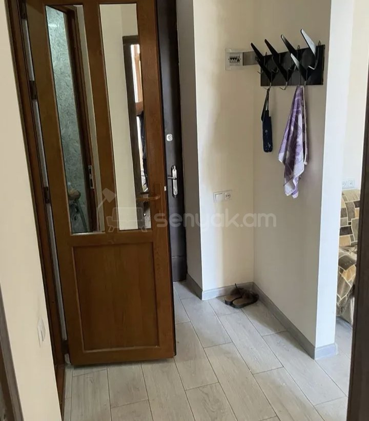 2 Սենյականոց Բնակարան Քարե Շենքում, 48քմ, 1/1 հարկ, Նորմալ Վիճակում, Կահավորված