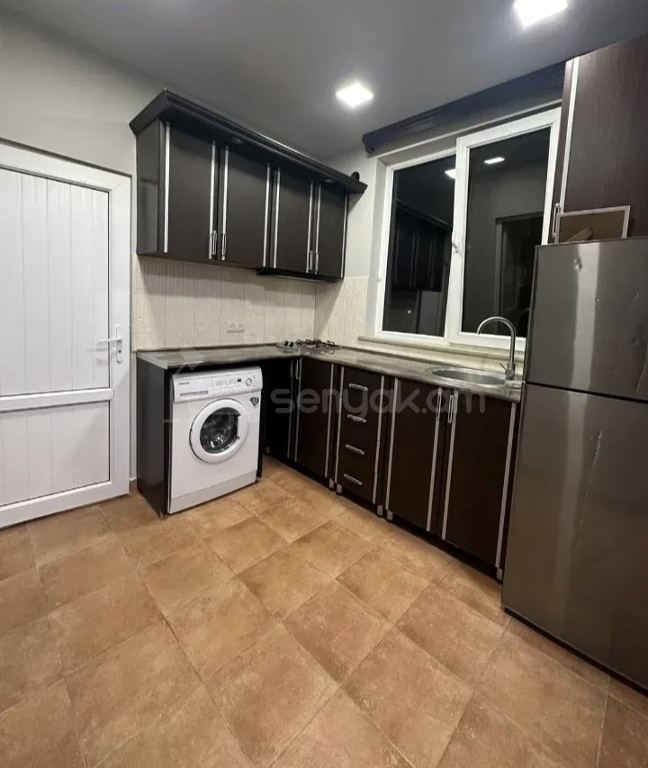 2 Սենյականոց Բնակարան Քարե Շենքում, 48քմ, 2/2 հարկ, Կապիտալ Վերանորոգված, Կահավորված