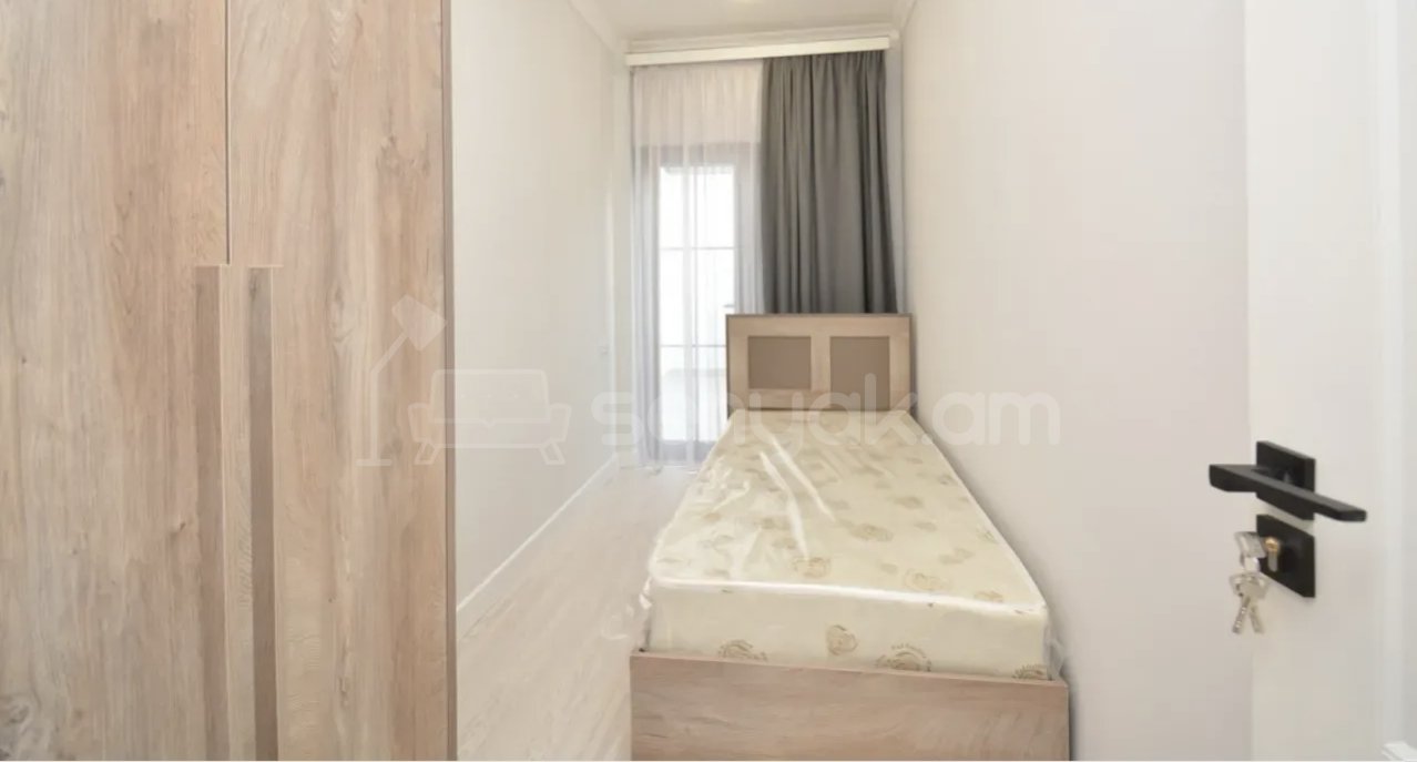 3 Սենյականոց Բնակարան Քարե Շենքում, 78քմ, 2/2 հարկ, Կապիտալ Վերանորոգված, Կահավորված