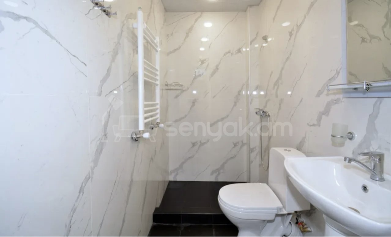 3 Սենյականոց Բնակարան Քարե Շենքում, 78քմ, 2/2 հարկ, Կապիտալ Վերանորոգված, Կահավորված