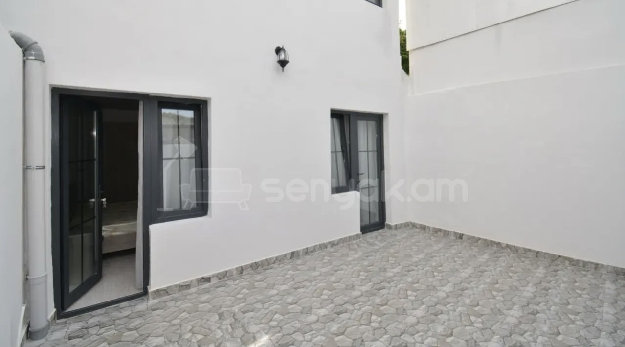 3 Սենյականոց Բնակարան Քարե Շենքում, 78քմ, 2/2 հարկ, Կապիտալ Վերանորոգված, Կահավորված