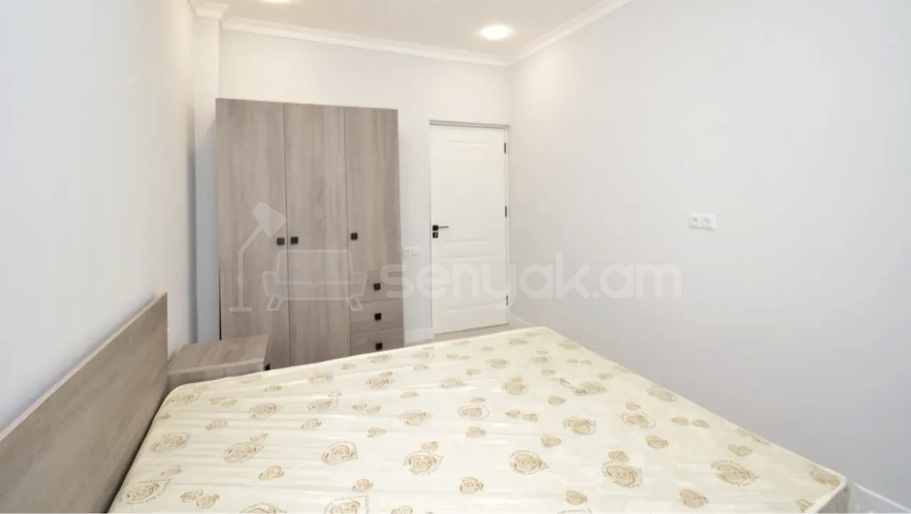 3 Սենյականոց Բնակարան Քարե Շենքում, 78քմ, 2/2 հարկ, Կապիտալ Վերանորոգված, Կահավորված