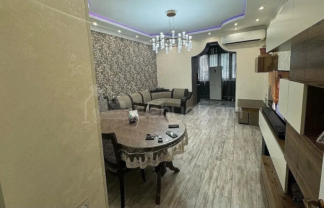 4 Սենյականոց Բնակարան Քարե Շենքում, 90քմ, 2/5 հարկ, Դիզայներական Վերանորոգված, Կահավորված, Արևկող