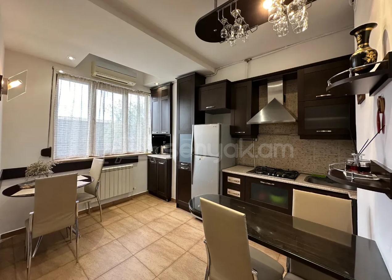 2 Սենյականոց Բնակարան, 45քմ, 3/9 հարկ, Դիզայներական Վերանորոգված, Կահավորված, Արևկող