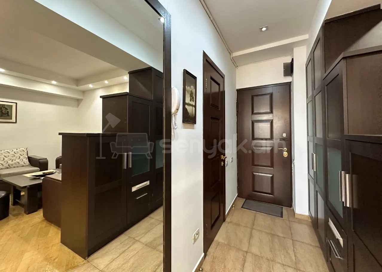 2 Սենյականոց Բնակարան, 45քմ, 3/9 հարկ, Դիզայներական Վերանորոգված, Կահավորված, Արևկող