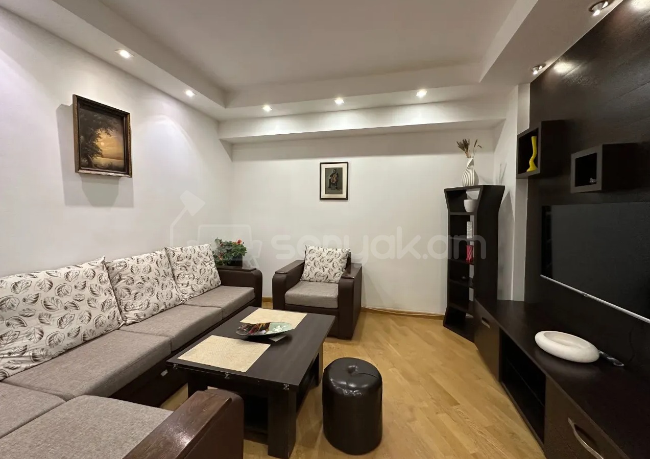 2 Սենյականոց Բնակարան, 45քմ, 3/9 հարկ, Դիզայներական Վերանորոգված, Կահավորված, Արևկող