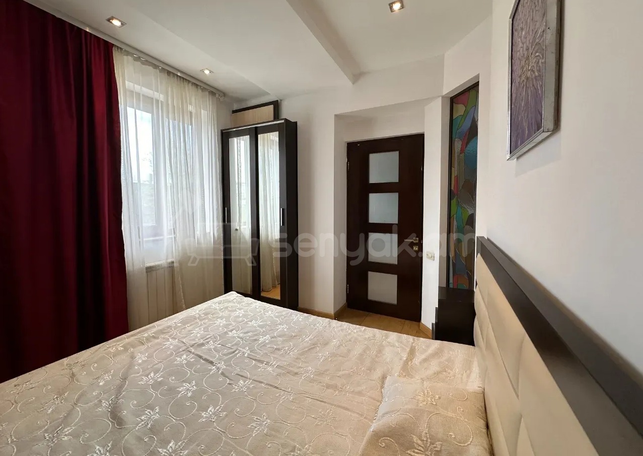 2 Սենյականոց Բնակարան, 45քմ, 3/9 հարկ, Դիզայներական Վերանորոգված, Կահավորված, Արևկող