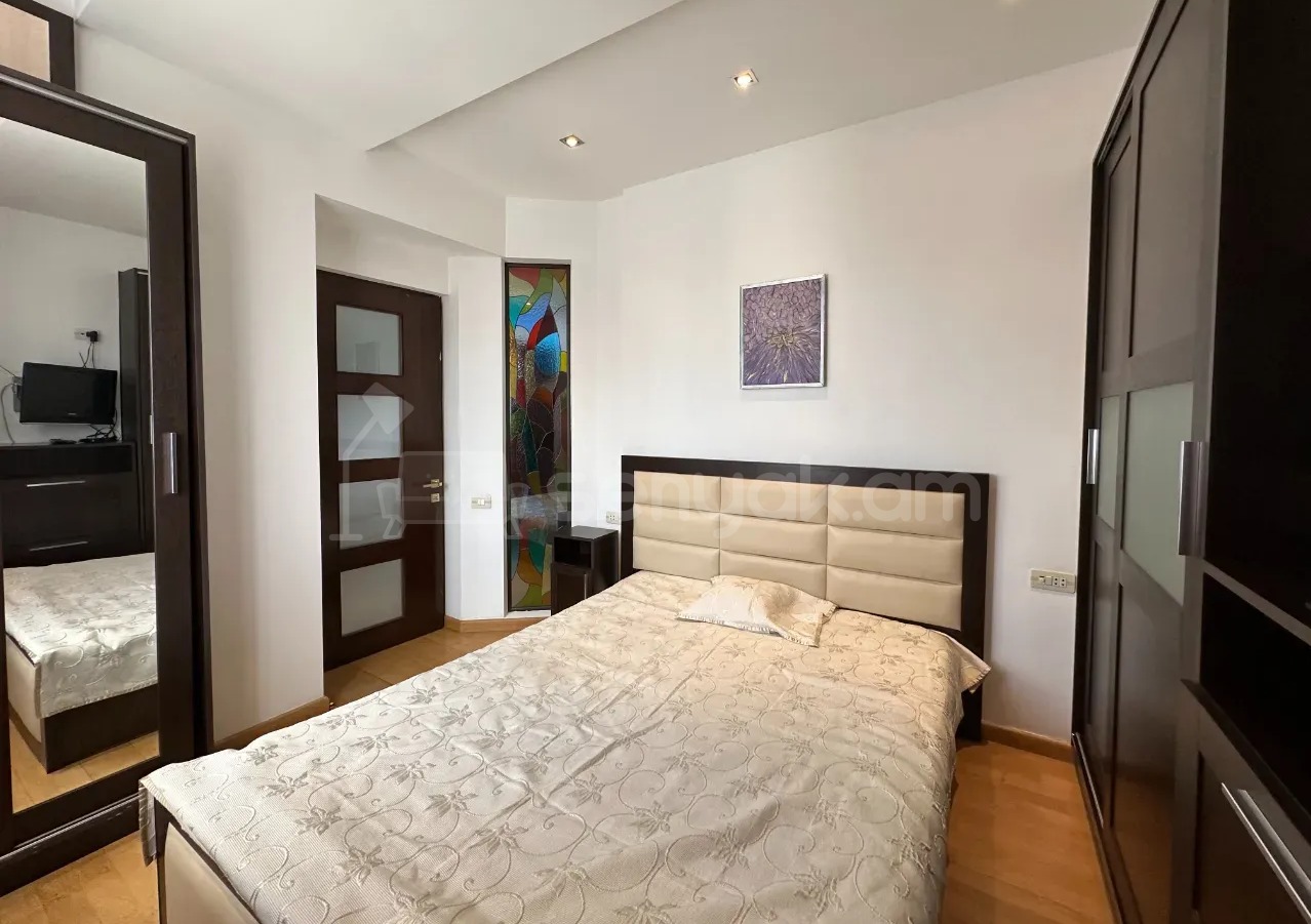 2 Սենյականոց Բնակարան, 45քմ, 3/9 հարկ, Դիզայներական Վերանորոգված, Կահավորված, Արևկող