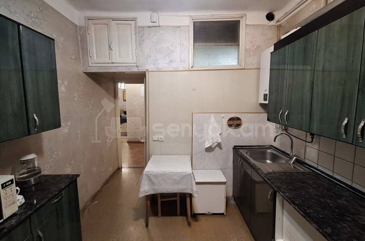 3 Սենյականոց Բնակարան Քարե Շենքում, 62քմ, 4/5 հարկ, Կոսմետիկ Վերանորոգված, Կահավորված, Արևկող