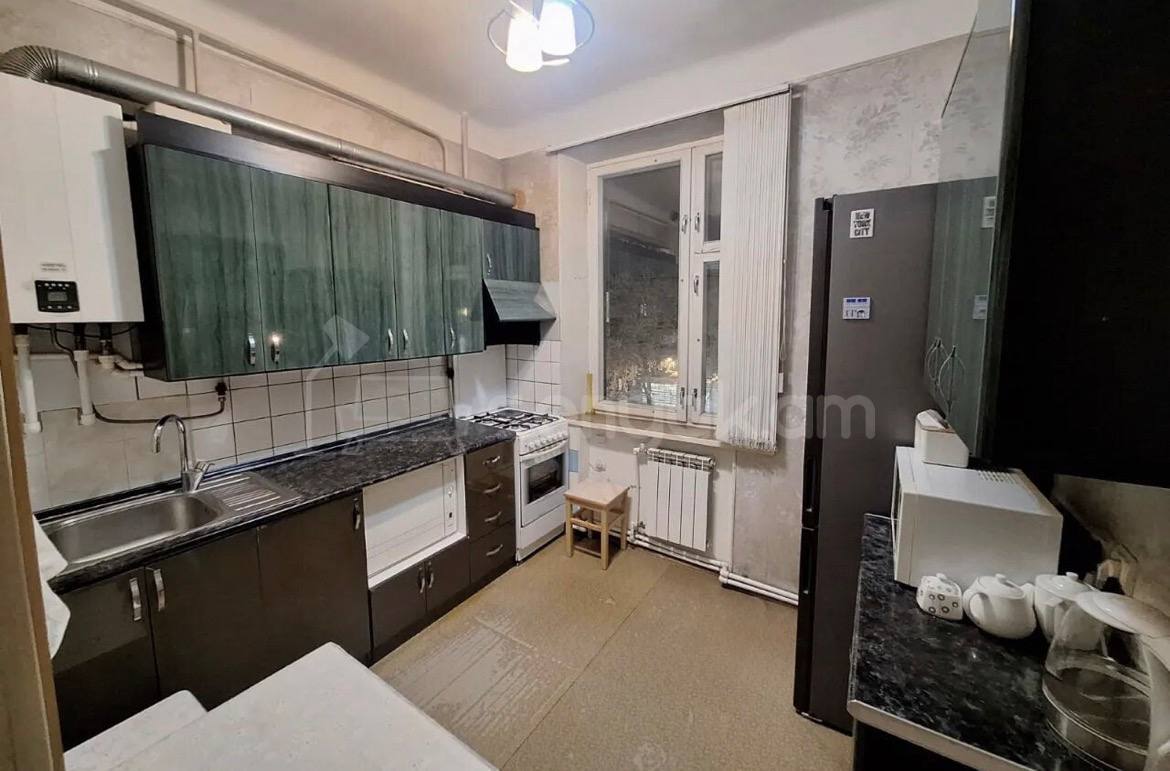 3 Սենյականոց Բնակարան Քարե Շենքում, 62քմ, 4/5 հարկ, Կոսմետիկ Վերանորոգված, Կահավորված