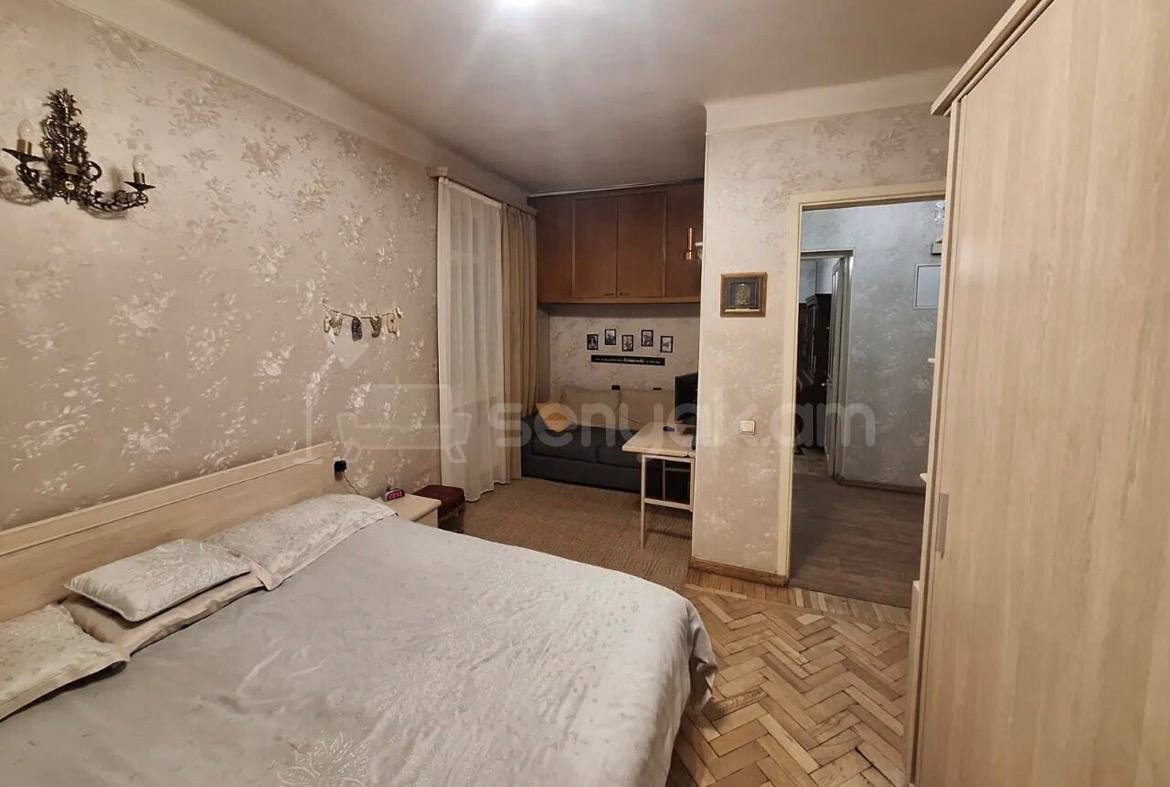 3 Սենյականոց Բնակարան Քարե Շենքում, 62քմ, 4/5 հարկ, Կոսմետիկ Վերանորոգված, Կահավորված