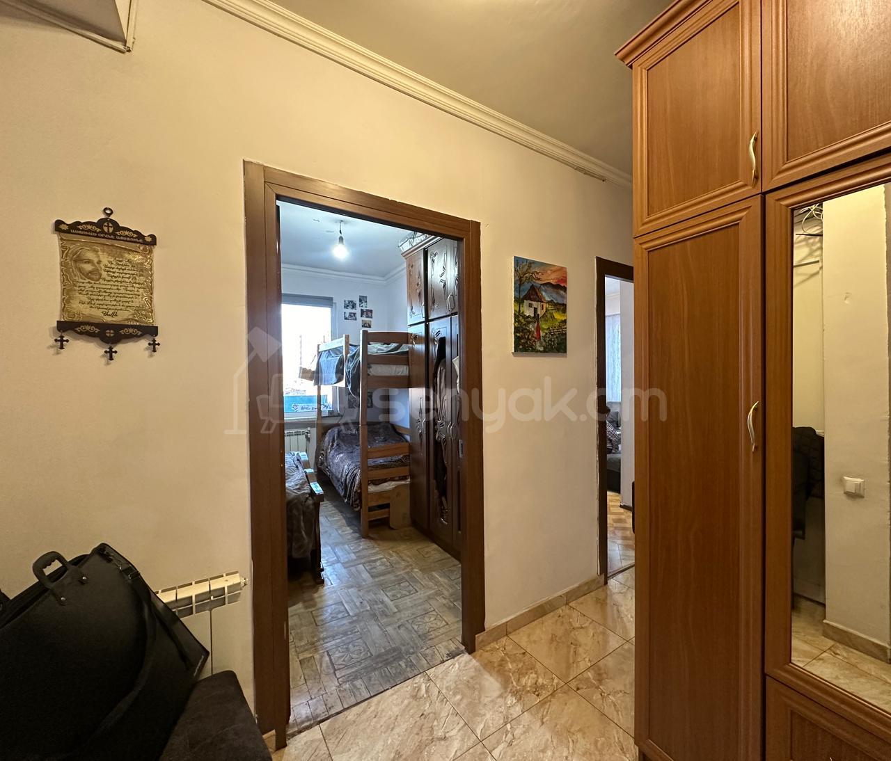 1 Սենյականոց Բնակարան, 41քմ, 8/9 հարկ, Կապիտալ Վերանորոգված