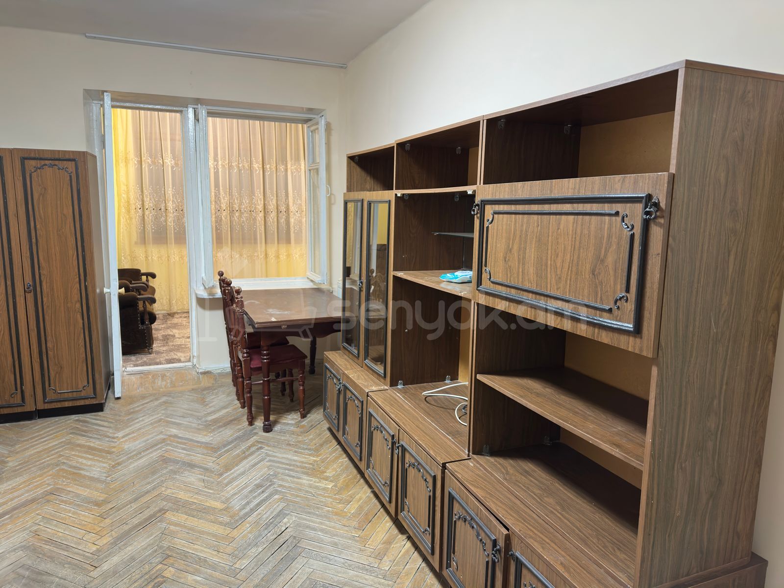 2 Սենյականոց Բնակարան Քարե Շենքում, 50քմ, 5/5 հարկ, Նորմալ Վիճակում, Կահավորված