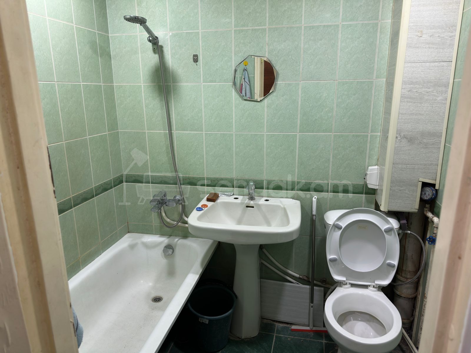 2 Սենյականոց Բնակարան Քարե Շենքում, 50քմ, 5/5 հարկ, Նորմալ Վիճակում, Կահավորված