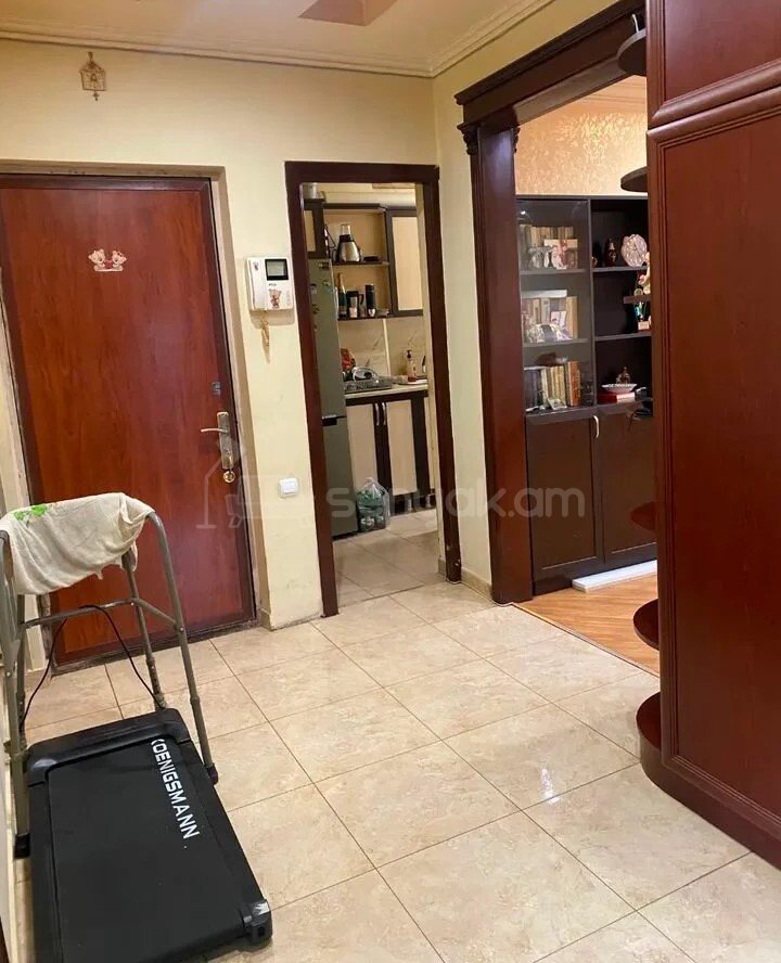 3 Սենյականոց Բնակարան, 75քմ, 1/9 հարկ, Կապիտալ Վերանորոգված