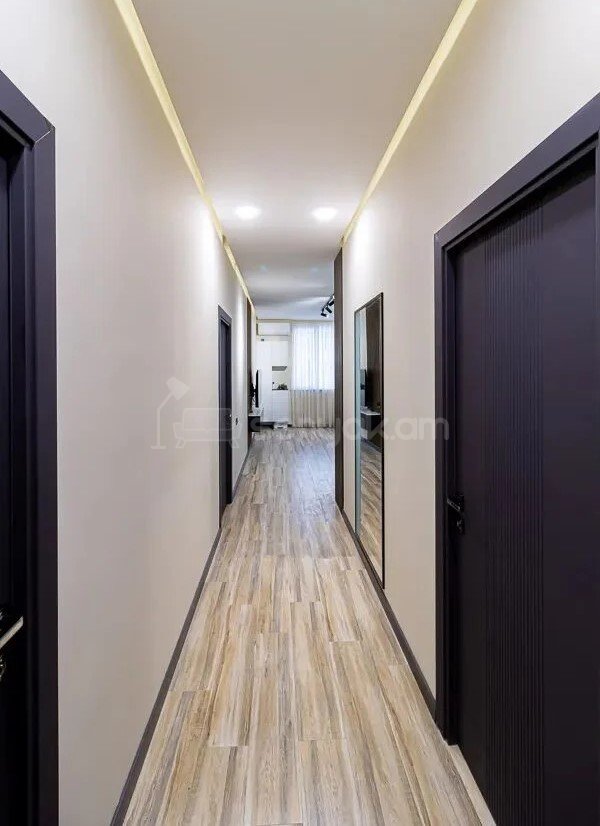 3 Սենյականոց Բնակարան Նորակառույցում, 70քմ, 12/13 հարկ, Կապիտալ Վերանորոգված