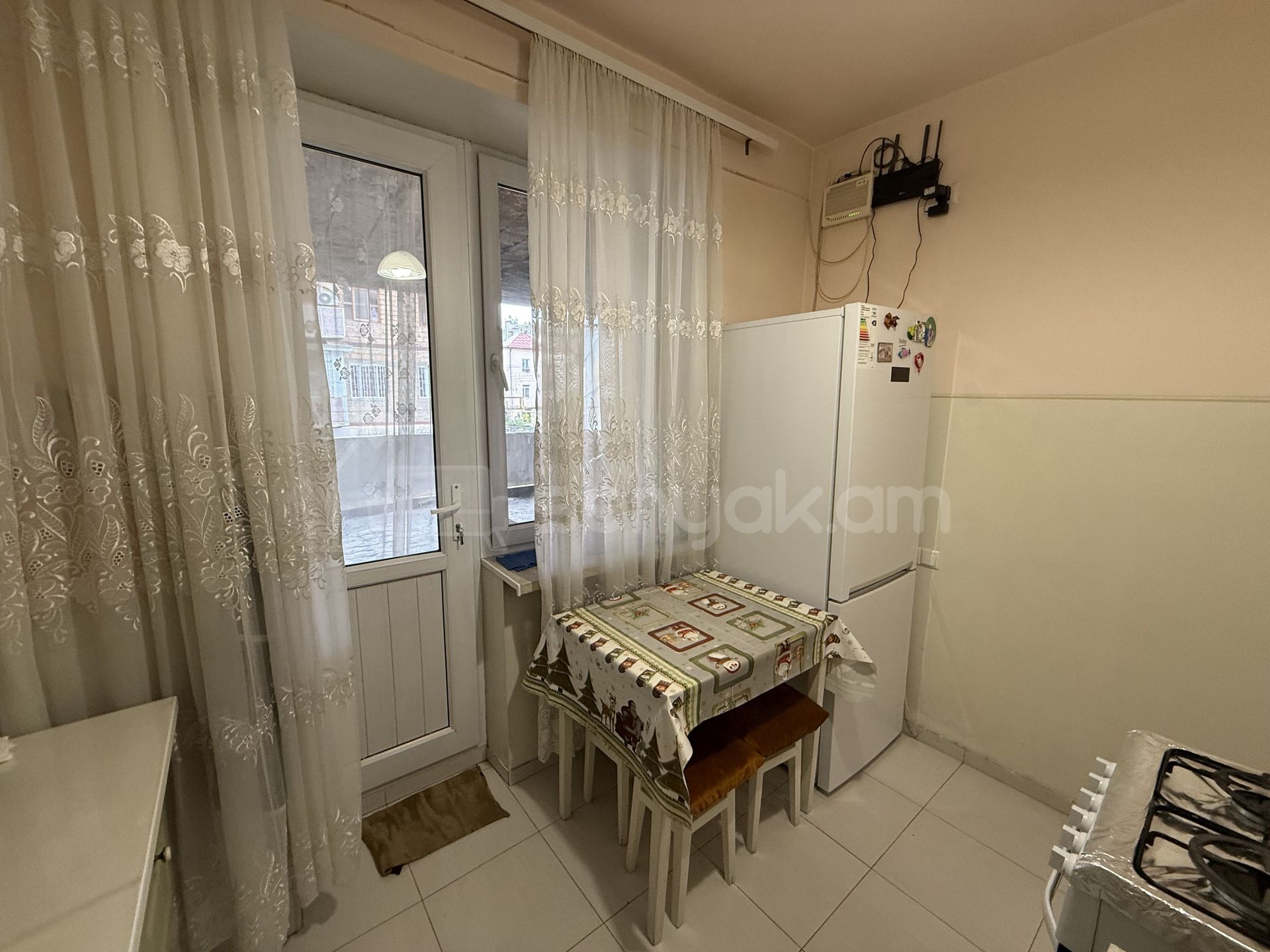 2 Սենյականոց Բնակարան Քարե Շենքում, 54քմ, 2/5 հարկ, Կոսմետիկ Վերանորոգված