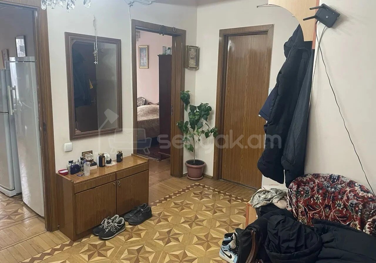 3 Սենյականոց Բնակարան, 82քմ, 9/14 հարկ, Նորմալ Վիճակում