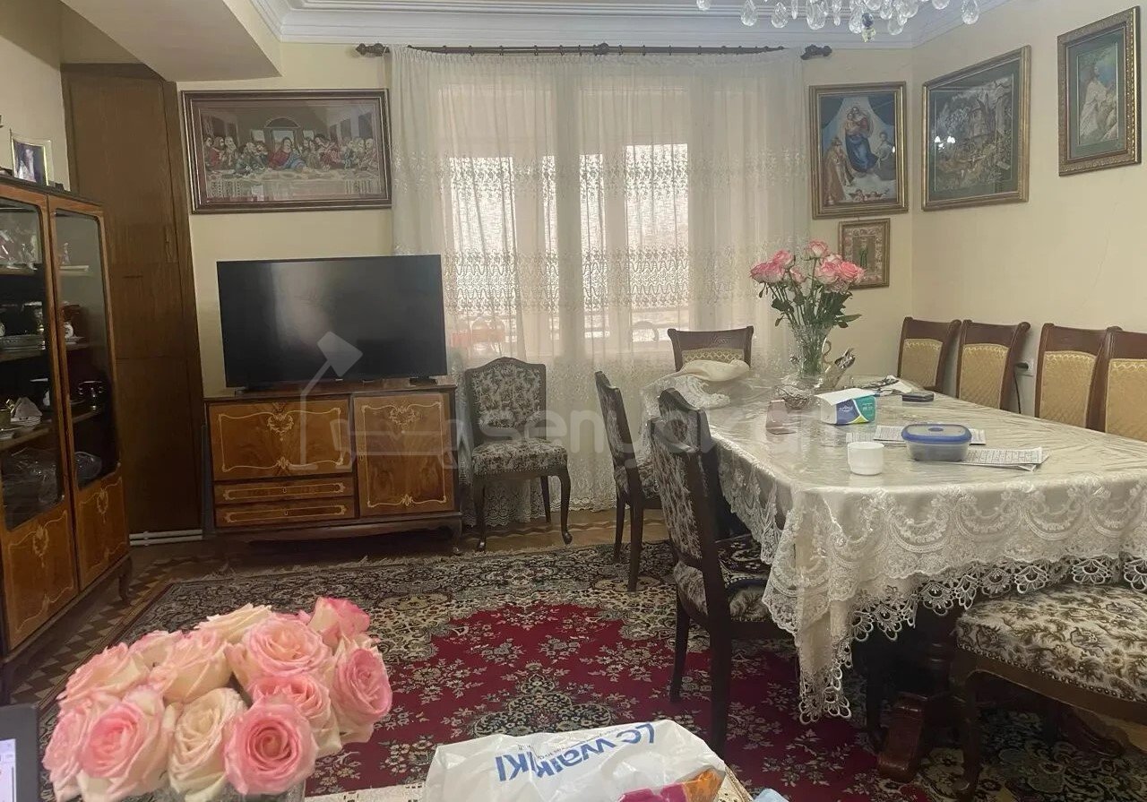 3 Սենյականոց Բնակարան, 82քմ, 9/14 հարկ, Նորմալ Վիճակում