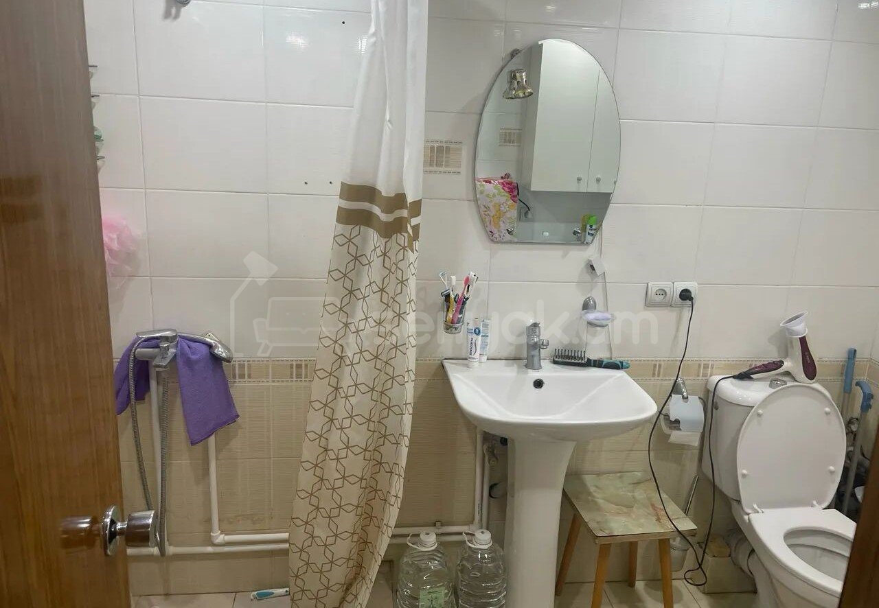 3 Սենյականոց Բնակարան, 82քմ, 9/14 հարկ, Նորմալ Վիճակում