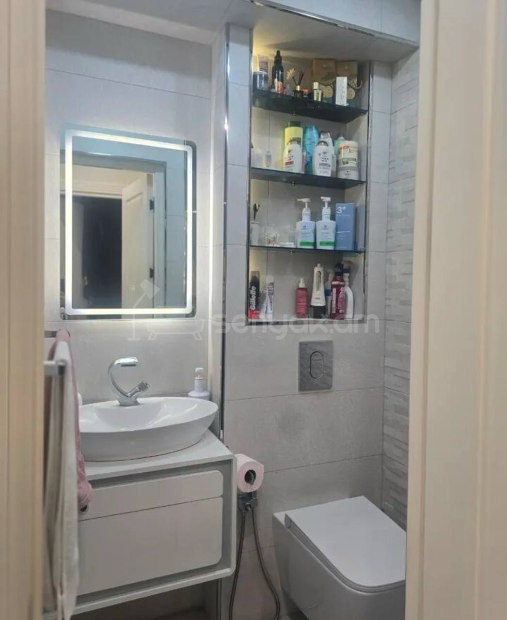 4 Սենյականոց Բնակարան, 90քմ, 9/9 հարկ, Կապիտալ Վերանորոգված