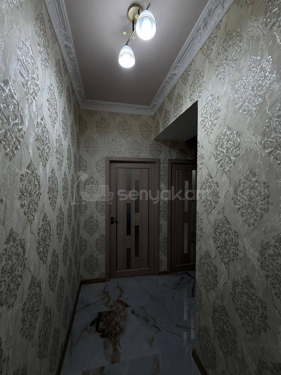 3 Սենյականոց Բնակարան Քարե Շենքում, 75քմ, 3/5 հարկ, Կապիտալ Վերանորոգված, Կահավորված, Արևկող