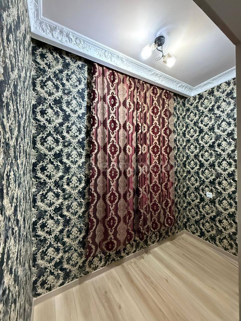 3 Սենյականոց Բնակարան Քարե Շենքում, 75քմ, 3/5 հարկ, Կապիտալ Վերանորոգված, Կահավորված, Արևկող