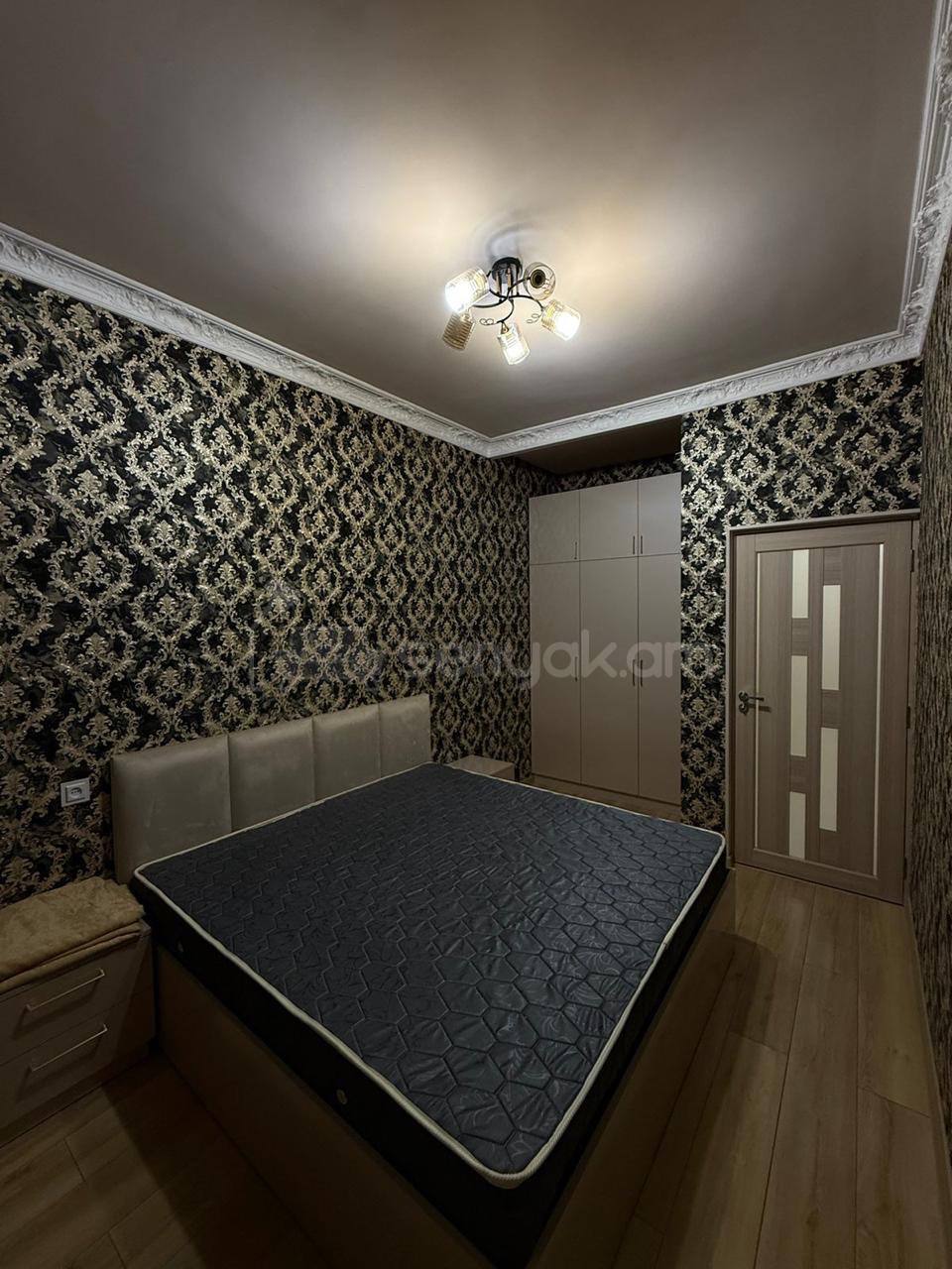 3 Սենյականոց Բնակարան Քարե Շենքում, 75քմ, 3/5 հարկ, Կապիտալ Վերանորոգված, Կահավորված, Արևկող