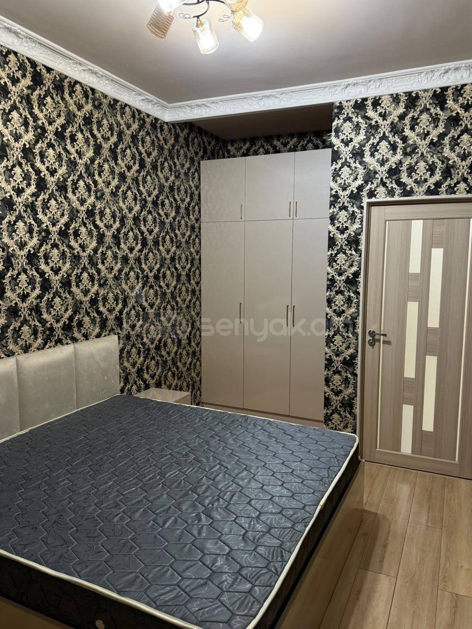 3 Սենյականոց Բնակարան Քարե Շենքում, 75քմ, 3/5 հարկ, Կապիտալ Վերանորոգված, Կահավորված, Արևկող