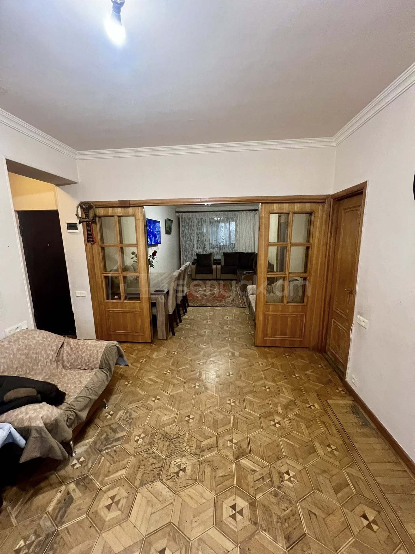 4 Սենյականոց Բնակարան Քարե Շենքում, 110քմ, 3/5 հարկ, Կապիտալ Վերանորոգված