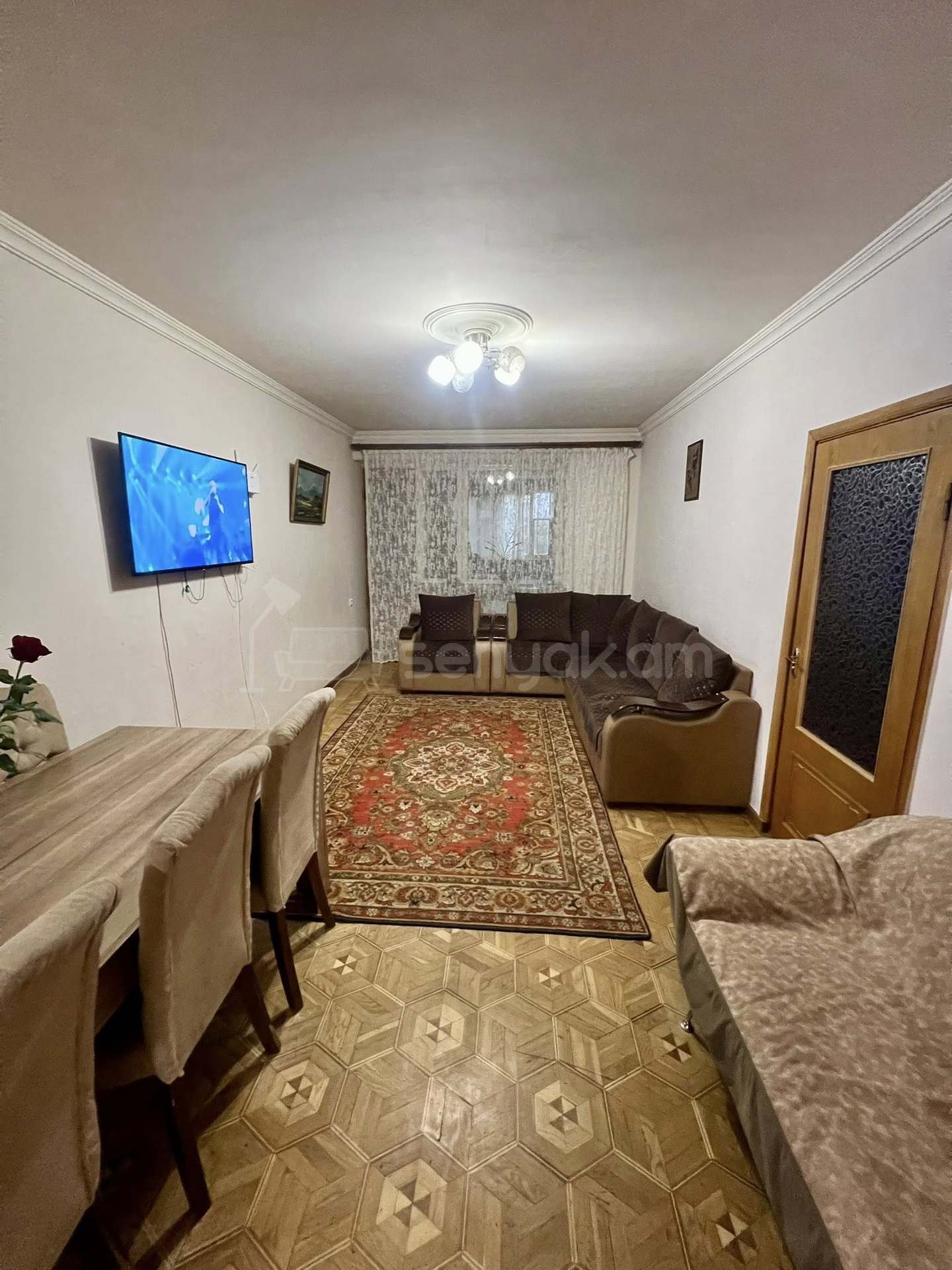 4 Սենյականոց Բնակարան Քարե Շենքում, 110քմ, 3/5 հարկ, Կապիտալ Վերանորոգված