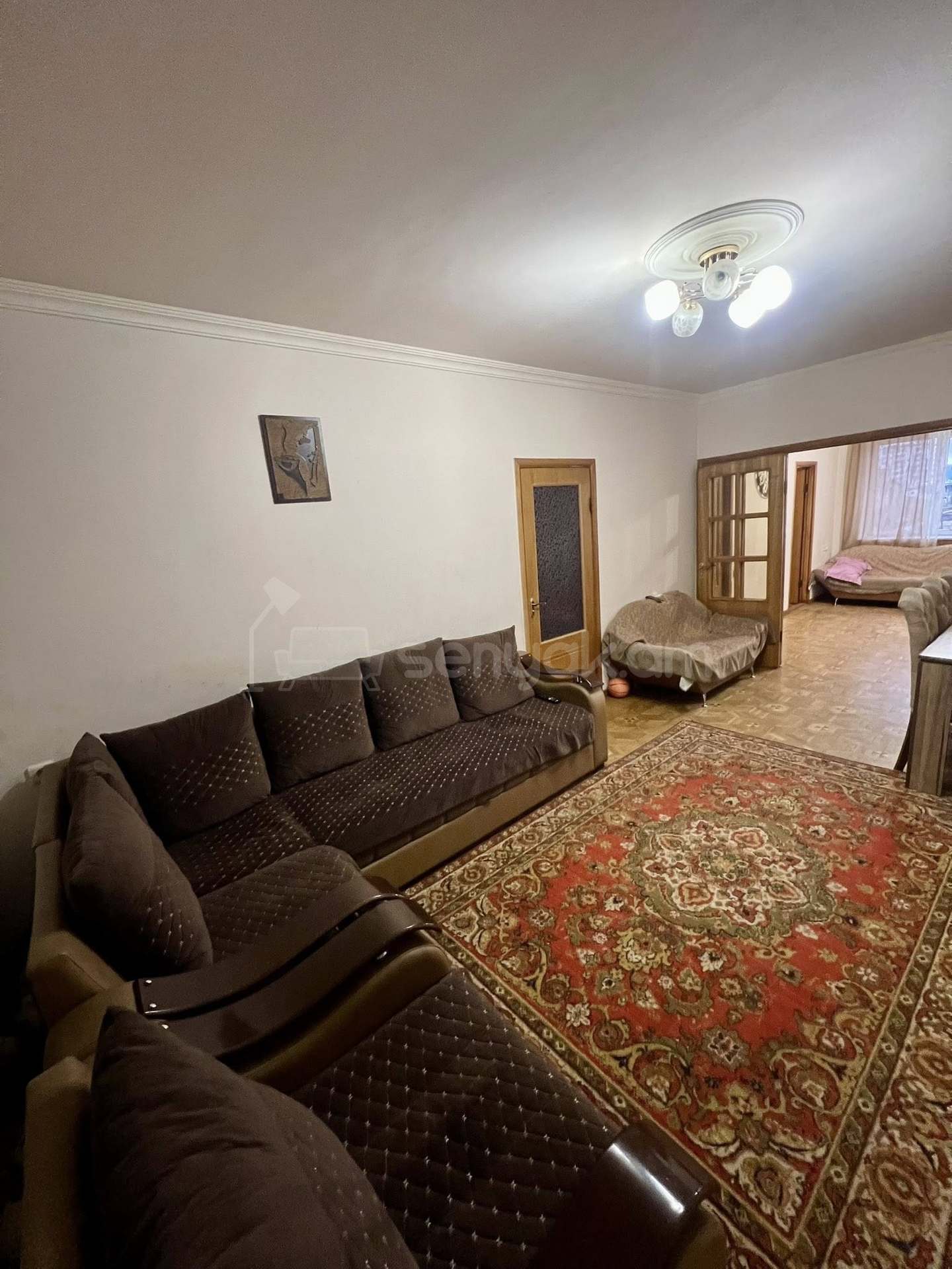 4 Սենյականոց Բնակարան Քարե Շենքում, 110քմ, 3/5 հարկ, Կապիտալ Վերանորոգված