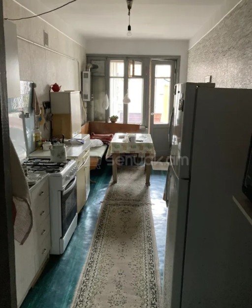 3 Սենյականոց Բնակարան Քարե Շենքում, 87քմ, 4/5 հարկ, Պետական Վիճակում