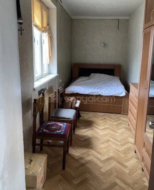 3 Սենյականոց Բնակարան Քարե Շենքում, 87քմ, 4/5 հարկ, Պետական Վիճակում