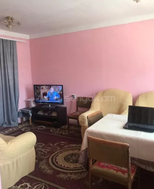 3 Սենյականոց Բնակարան Քարե Շենքում, 95քմ, 2/4 հարկ, Նորմալ Վիճակում