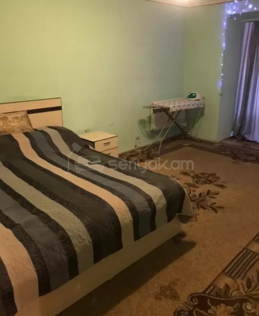 3 Սենյականոց Բնակարան Քարե Շենքում, 95քմ, 2/4 հարկ, Նորմալ Վիճակում