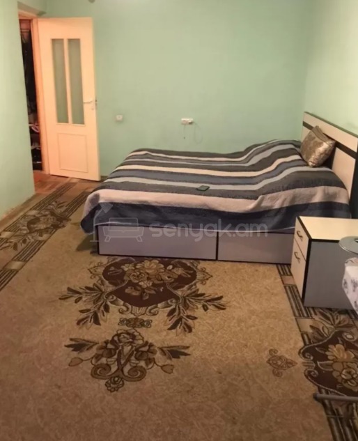 3 Սենյականոց Բնակարան Քարե Շենքում, 95քմ, 2/4 հարկ, Նորմալ Վիճակում