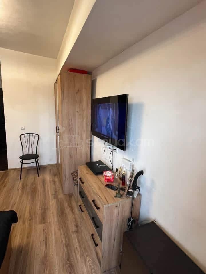 1 Սենյականոց Բնակարան Քարե Շենքում, 25քմ, 7/7 հարկ, Կոսմետիկ Վերանորոգված