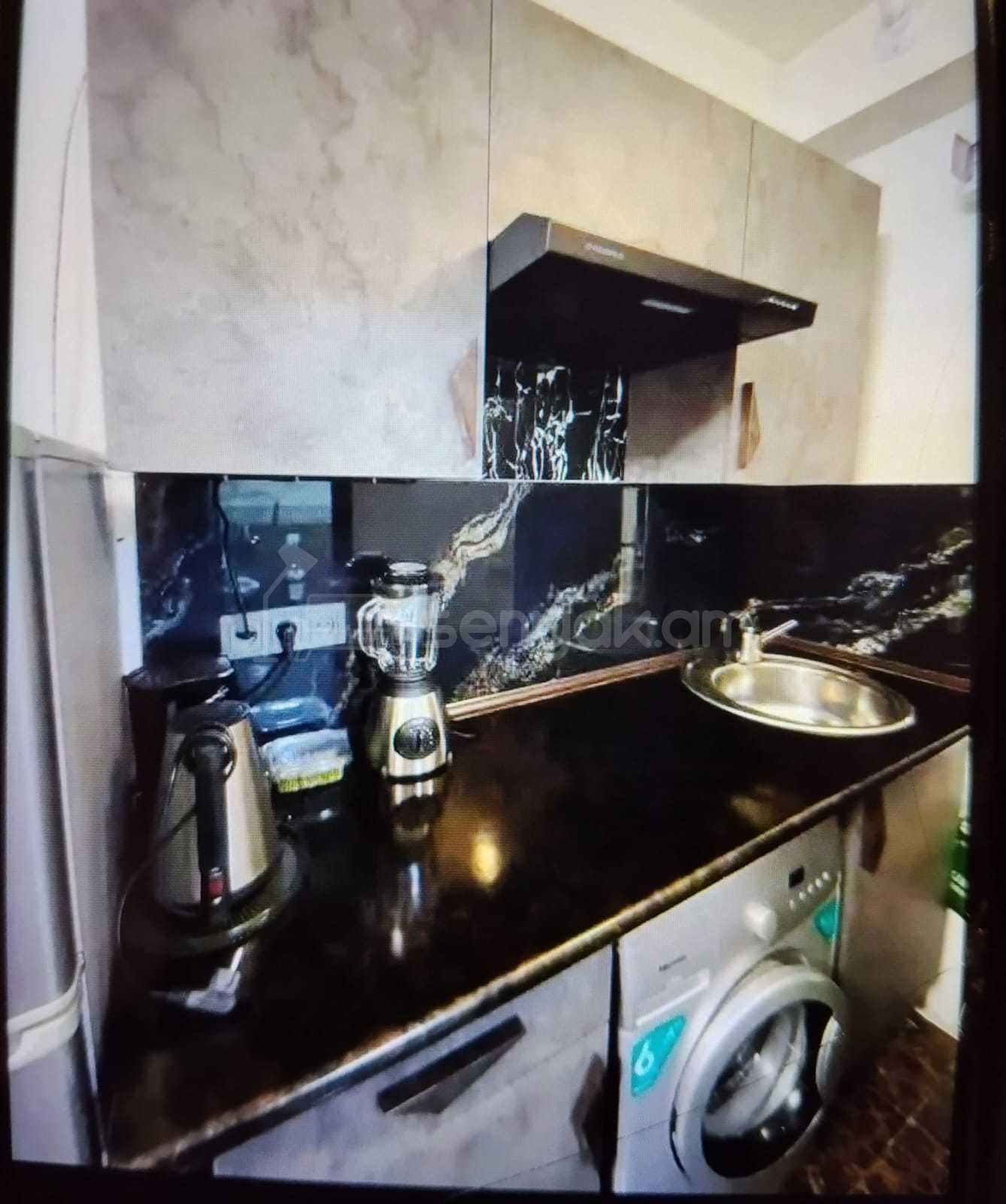 1 Սենյականոց Բնակարան Քարե Շենքում, 25քմ, 7/7 հարկ, Կոսմետիկ Վերանորոգված