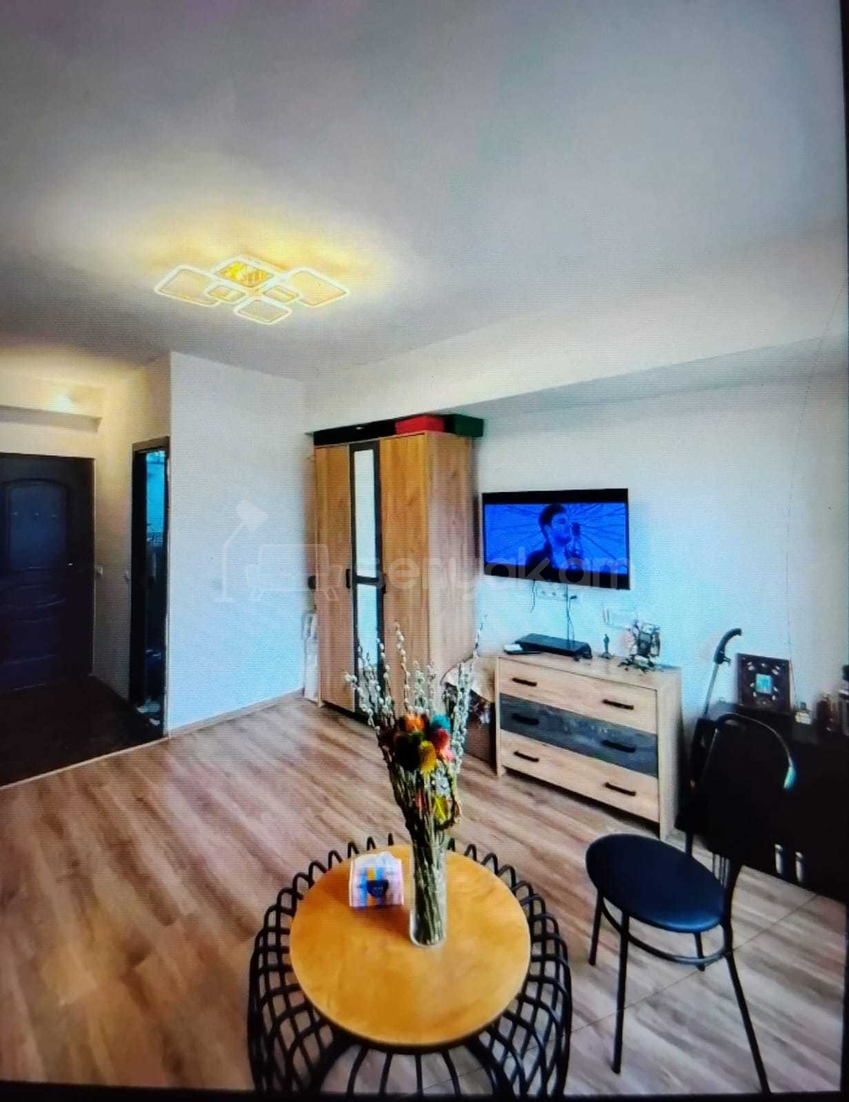 1 Սենյականոց Բնակարան Քարե Շենքում, 25քմ, 7/7 հարկ, Կոսմետիկ Վերանորոգված