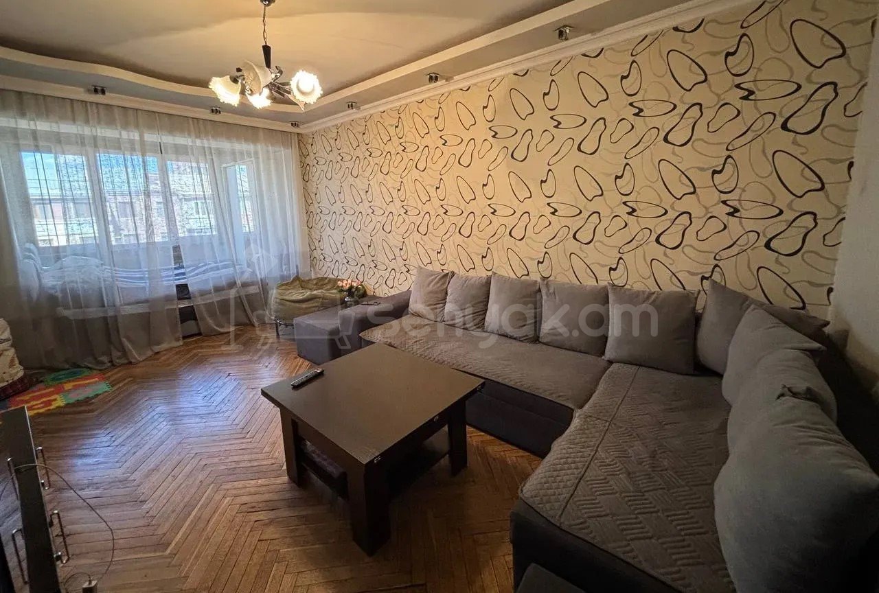 2 Սենյականոց Բնակարան Քարե Շենքում, 52քմ, 5/5 հարկ, Կոսմետիկ Վերանորոգված