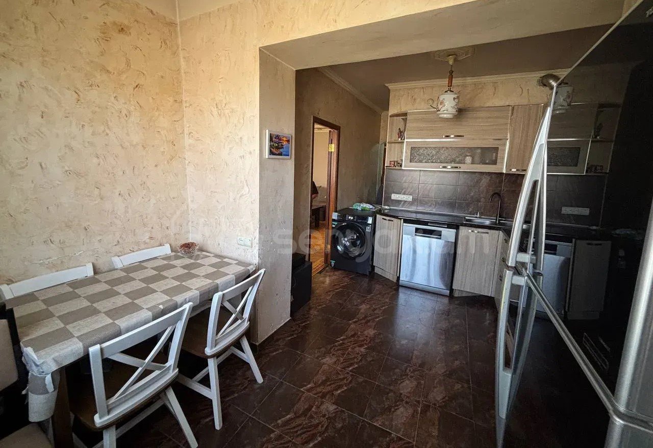 2 Սենյականոց Բնակարան Քարե Շենքում, 52քմ, 5/5 հարկ, Կոսմետիկ Վերանորոգված