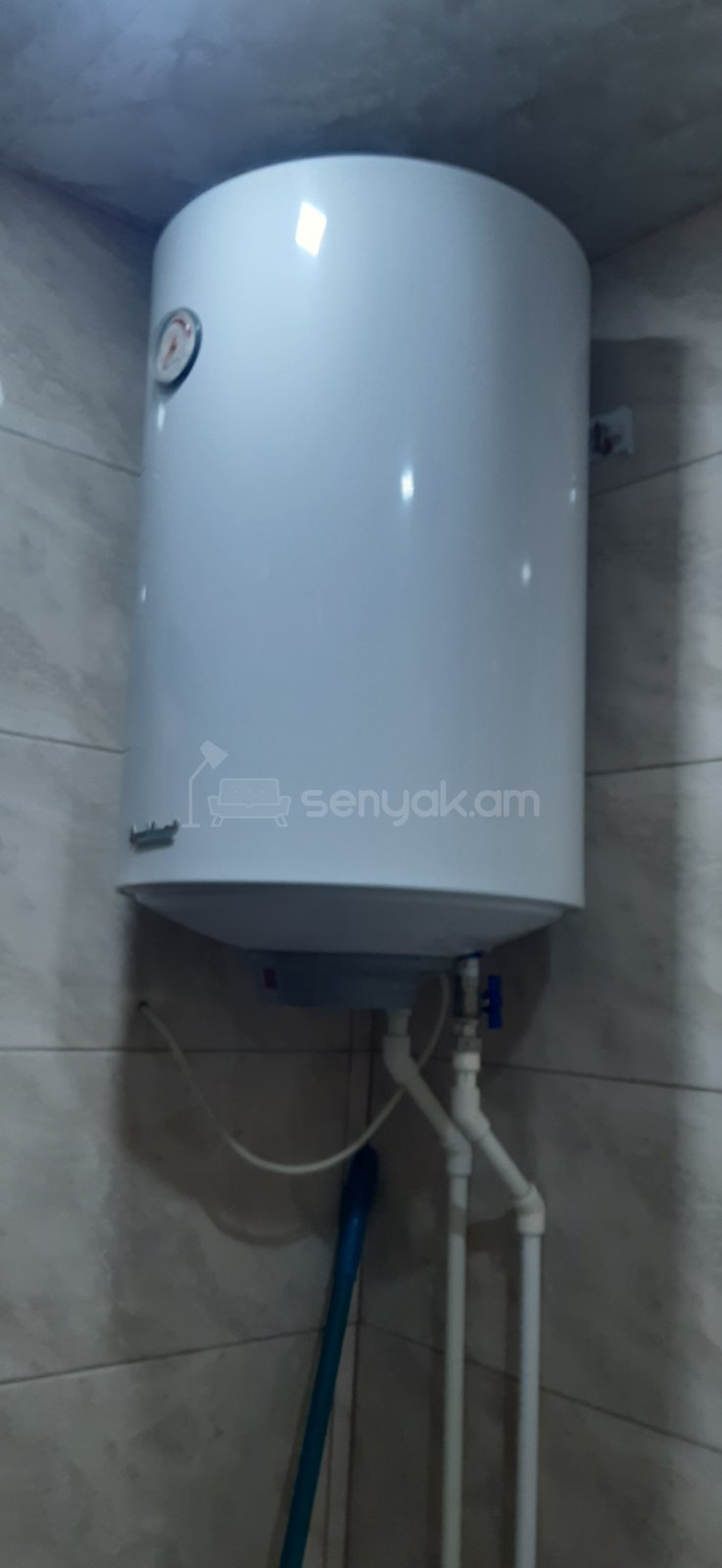 2 Սենյականոց Բնակարան Քարե Շենքում, 45քմ, 1/3 հարկ, Կոսմետիկ Վերանորոգված, Կահավորված, Արևկող