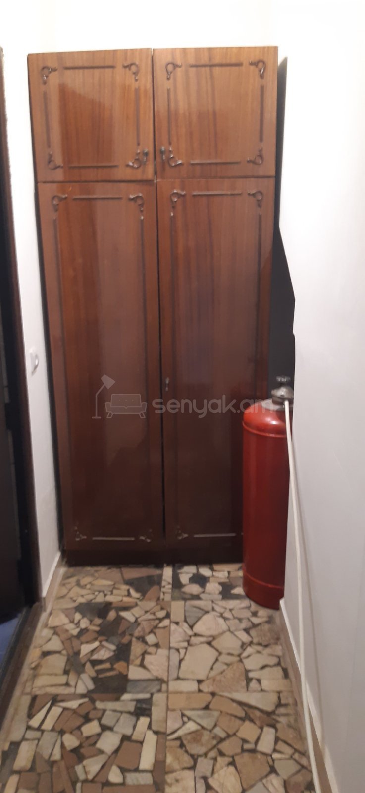 2 Սենյականոց Բնակարան Քարե Շենքում, 45քմ, 1/3 հարկ, Կոսմետիկ Վերանորոգված, Կահավորված, Արևկող